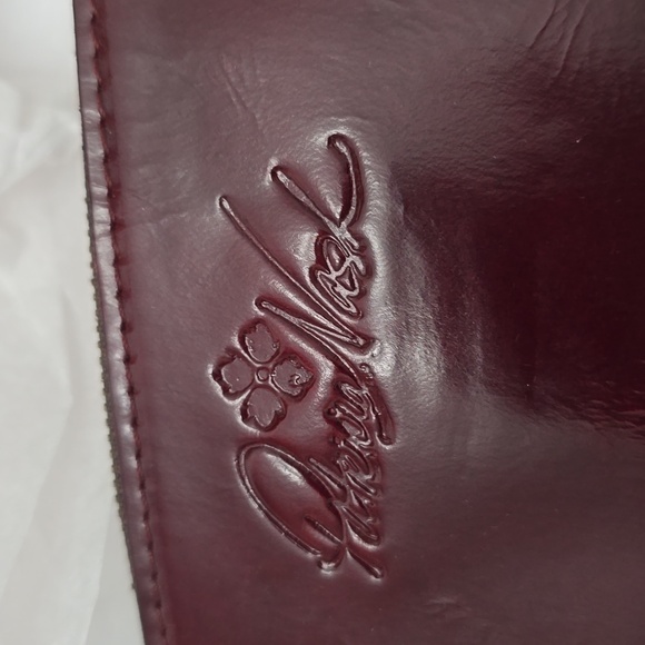 NWT Patricia Nash Marene Floret Twist Lock Red Patent Bi Fold Leather Wallet - Picture 6 of 16